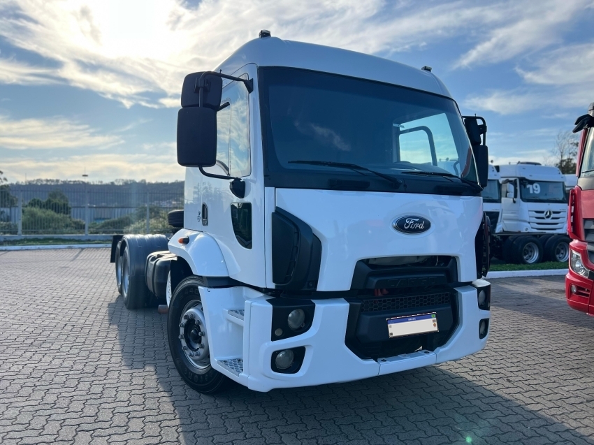 Ford Cargo 1933 6x2 15/15