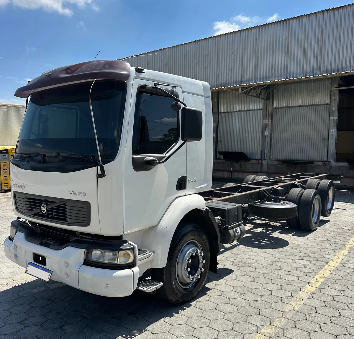 Volvo VM 23-240 Truck 6x2 05/05