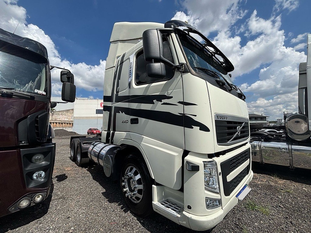 Volvo FH 440 Cavalo Mecânico 6x2 11/11
